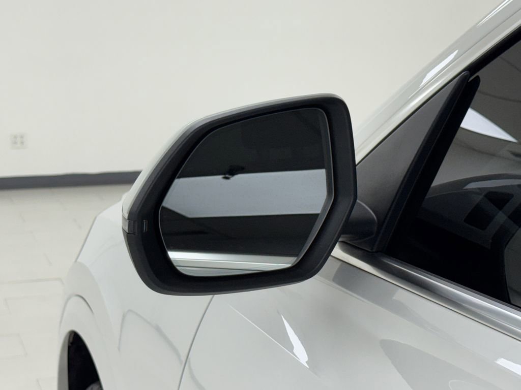 Used 2022 Audi Q8 Premium Plus image 42