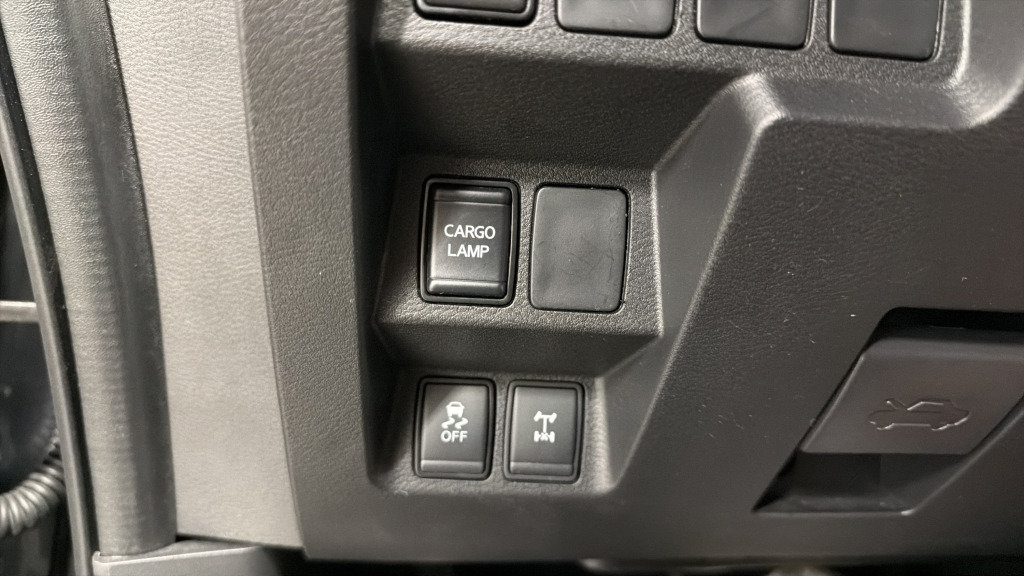 Used 2026 Nissan Frontier PRO-4X AWD/4WD image 21