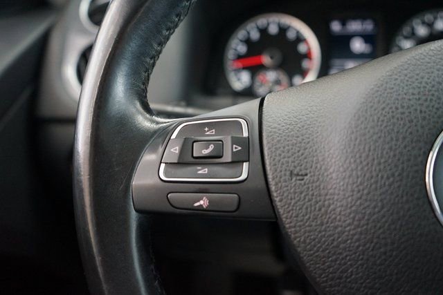 Used 2017 Volkswagen Tiguan Sport image 32