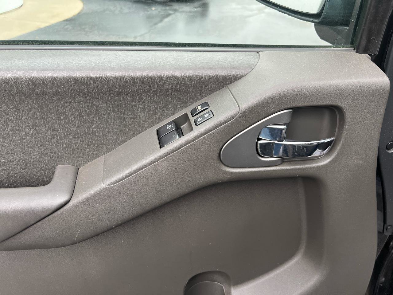 Used 2013 Nissan Frontier PRO-4X image 12