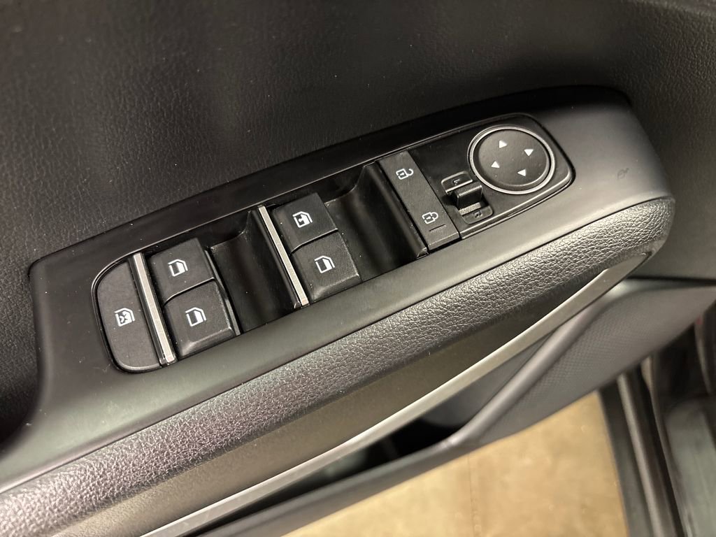 Used 2025 Kia Soul LX w/ LX Technology Package FWD image 21