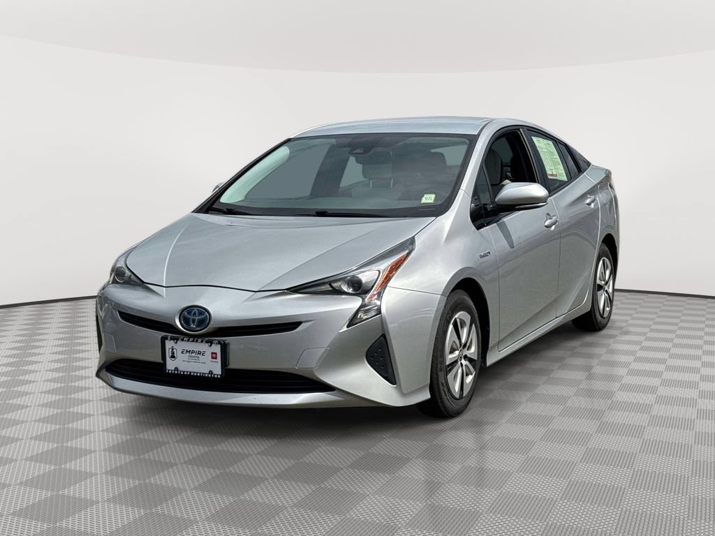 Used 2017 Toyota Prius Four FWD image 3