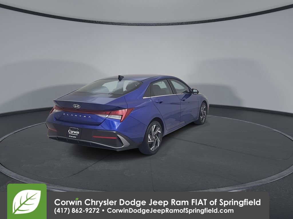 Used 2025 Hyundai Elantra SEL image 14