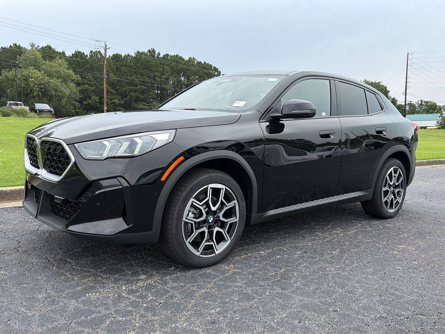 New 2026 BMW X2 xDrive28i w/ Technology Package AWD/4WD image 2