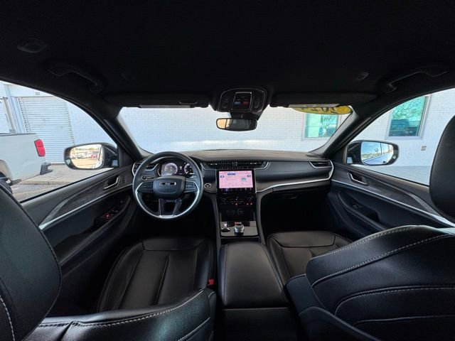 Used 2024 Jeep Grand Cherokee Limited image 27