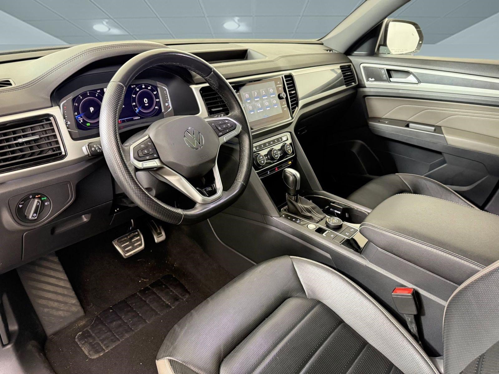 Used 2023 Volkswagen Atlas Cross Sport SEL Premium R-Line AWD/4WD image 4