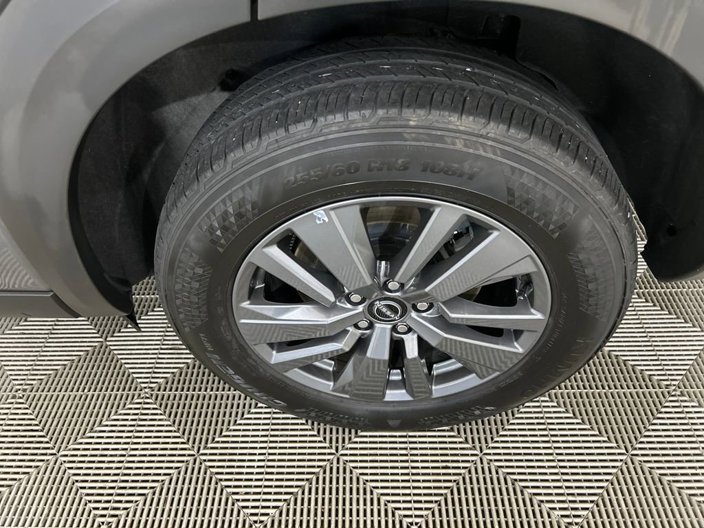 Used 2024 Nissan Pathfinder SV image 10