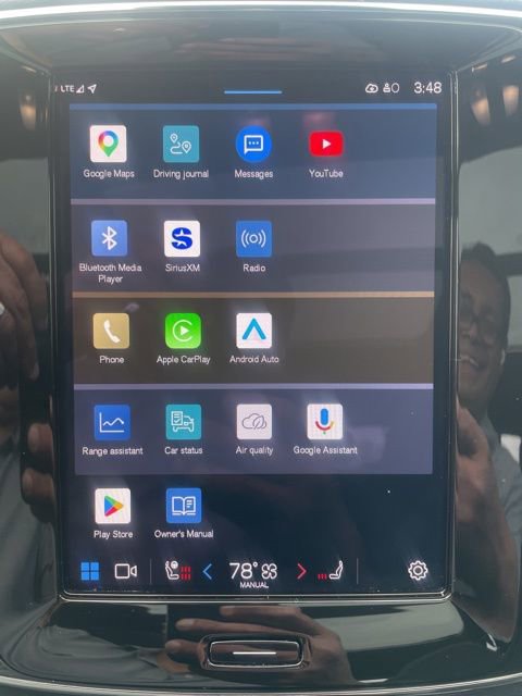 Certified 2023 Volvo XC40 Recharge Ultimate w/ Protection Package Premier image 18