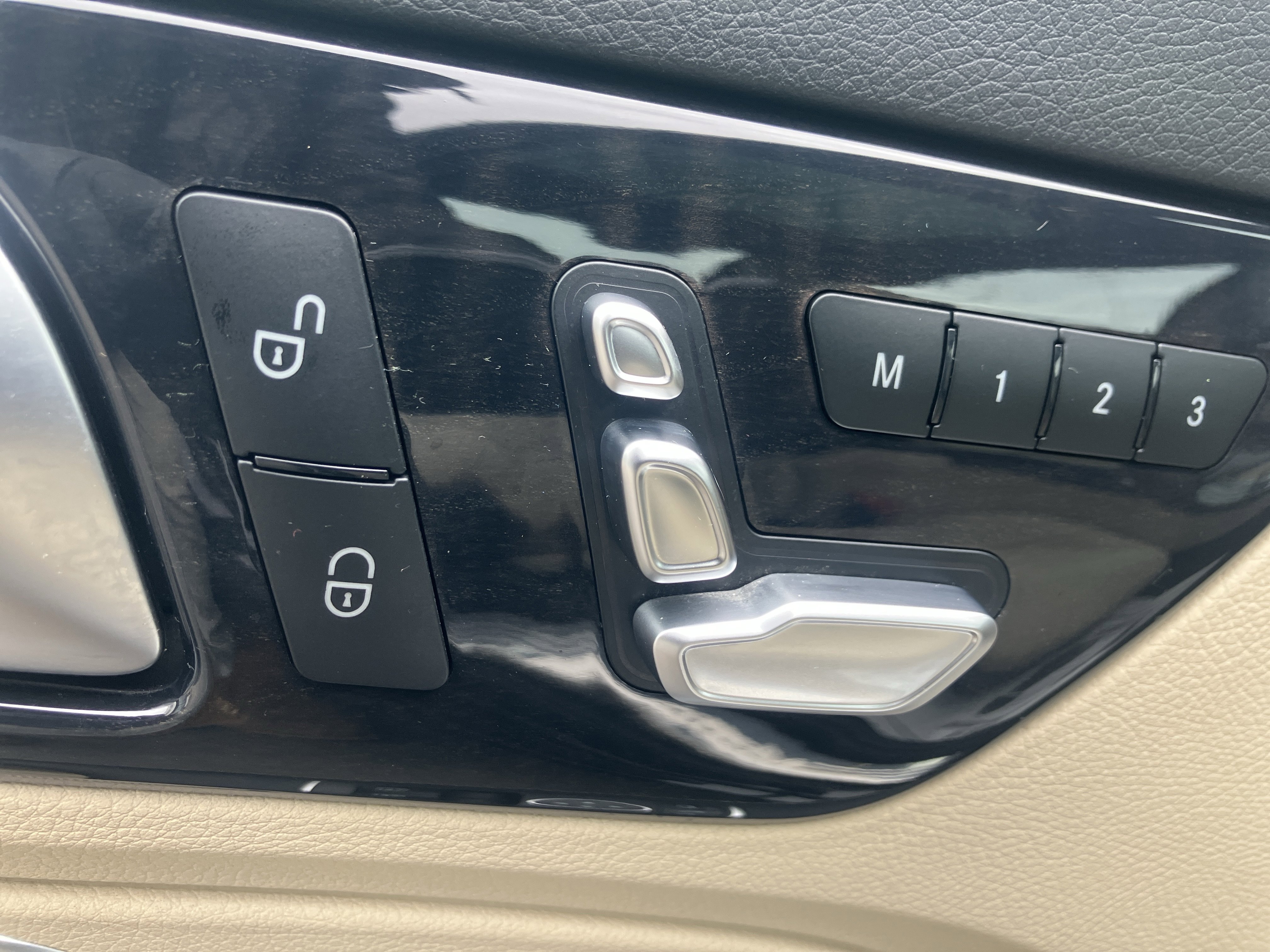 Used 2019 Mercedes-Benz SLC 300 image 13