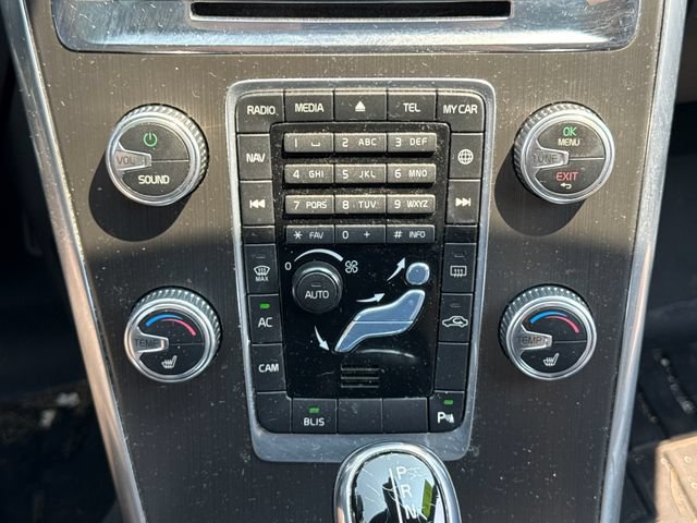 Used 2015 Volvo XC60 T6 w/ Proximity Package AWD/4WD image 30