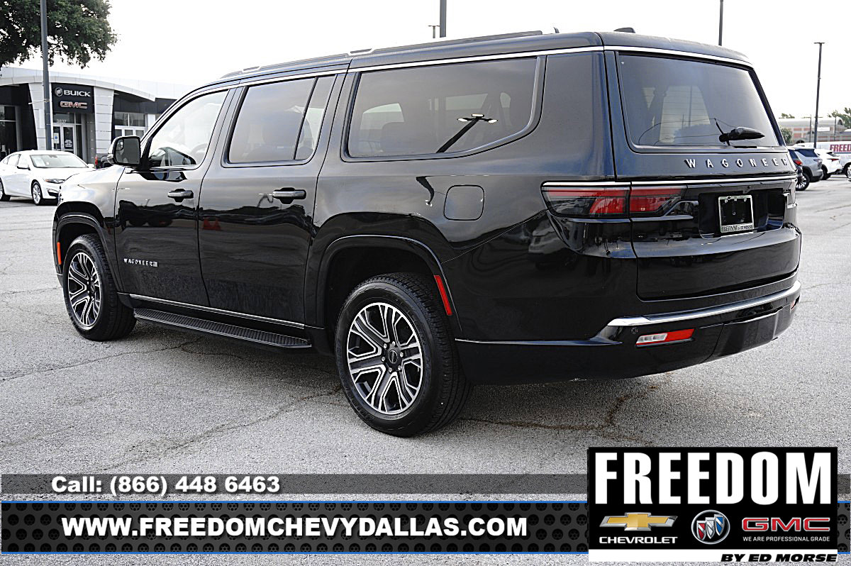 Used 2025 Jeep Wagoneer L Series II AWD/4WD image 36
