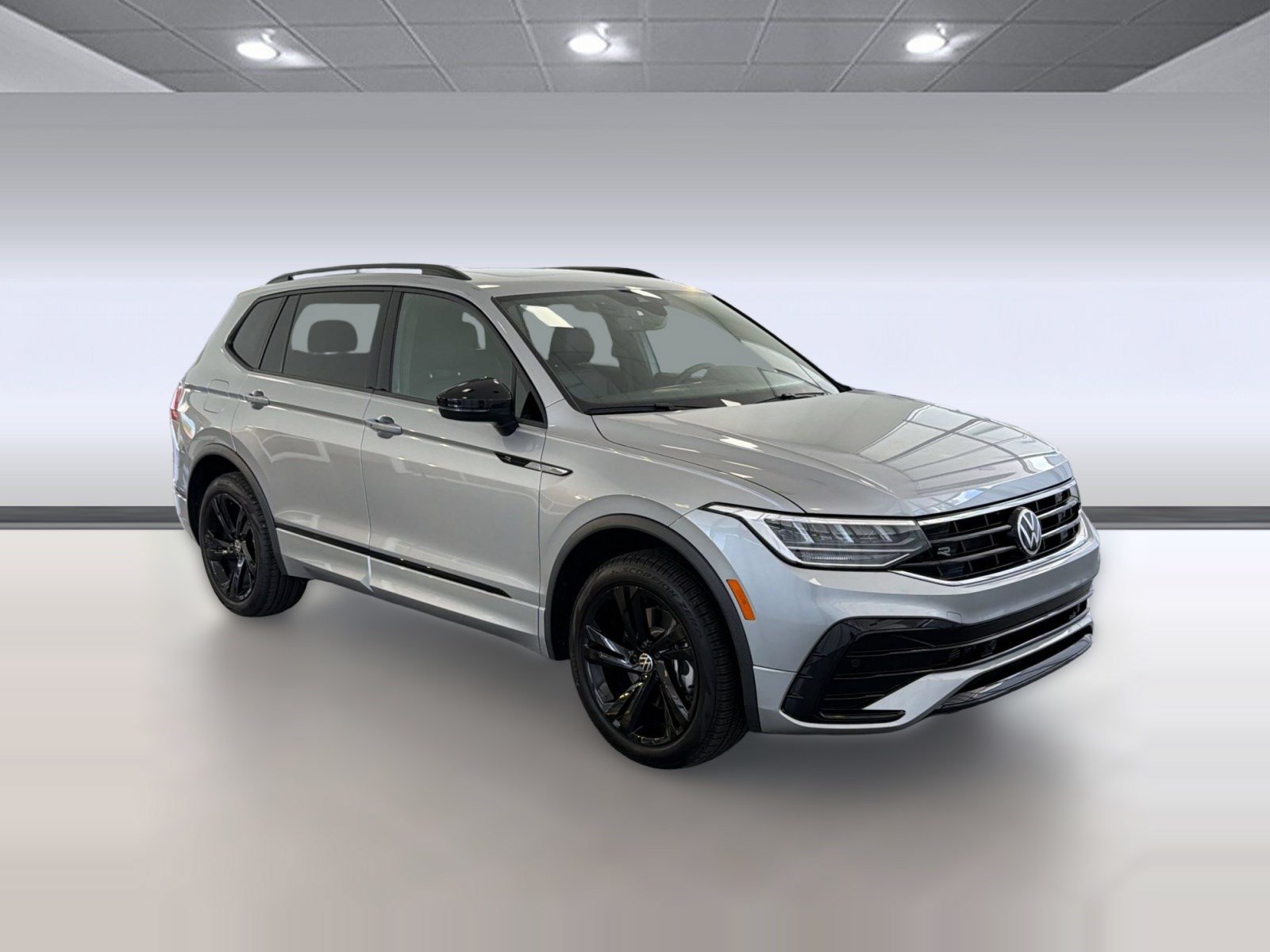 Certified 2024 Volkswagen Tiguan SE R-Line AWD/4WD image 7