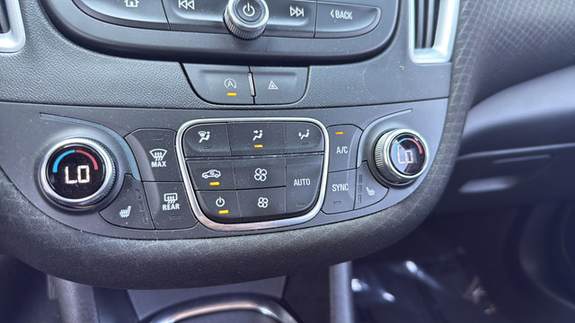 Used 2024 Chevrolet Malibu LT FWD image 22