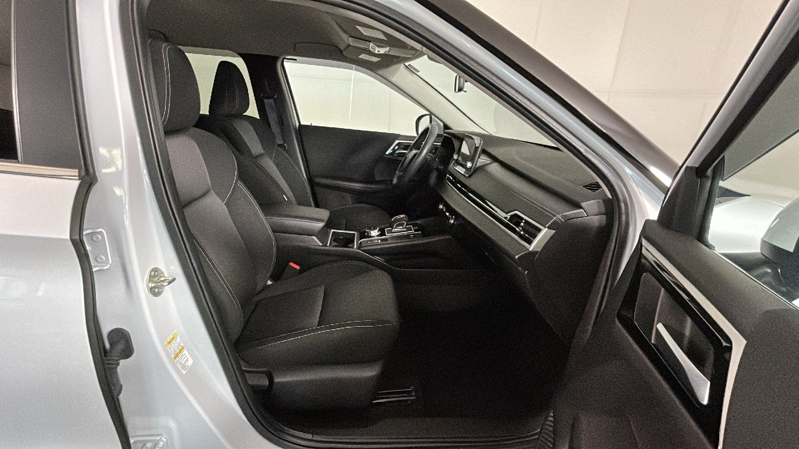 Used 2023 Mitsubishi Outlander ES AWD/4WD image 34