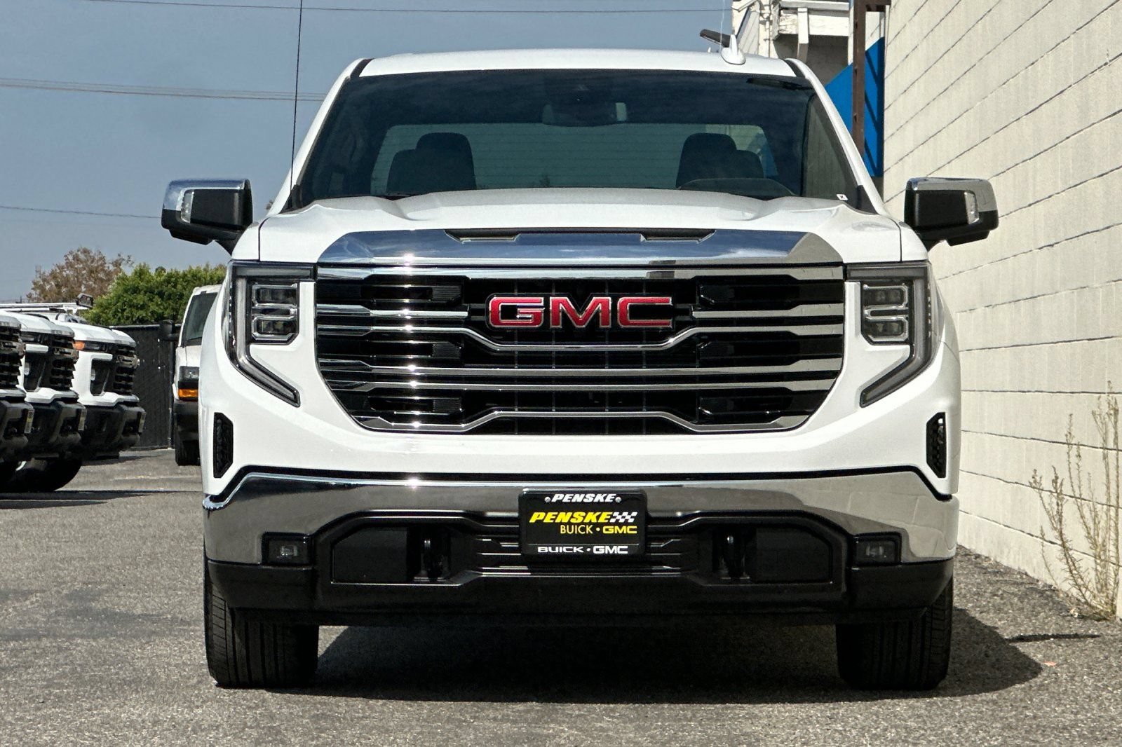 Certified 2026 GMC Sierra 1500 SLT RWD image 9
