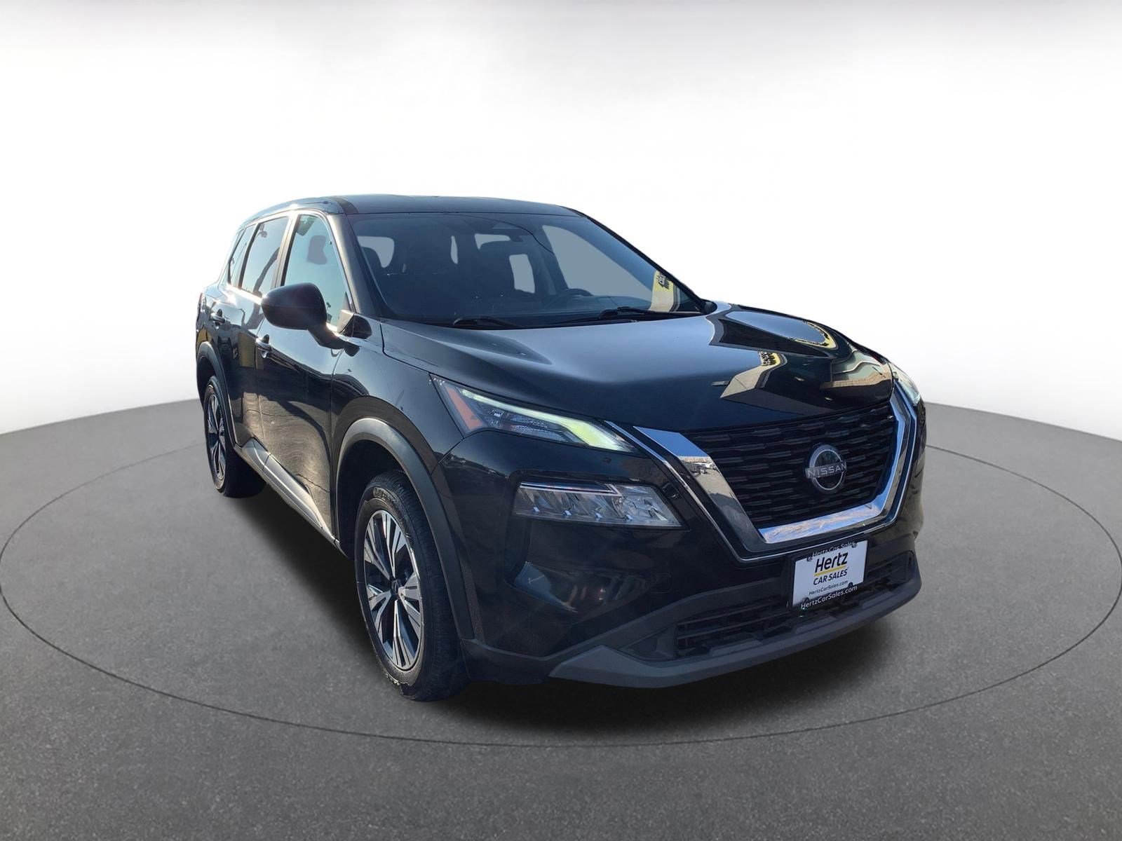 Used 2023 Nissan Rogue SV image 1