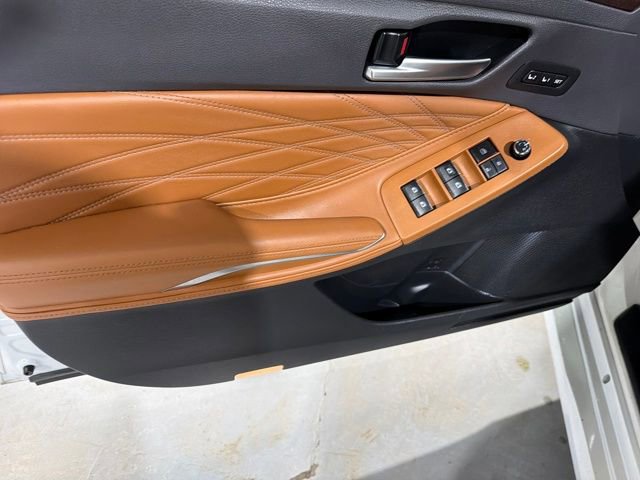 Used 2021 Toyota Avalon Limited image 11