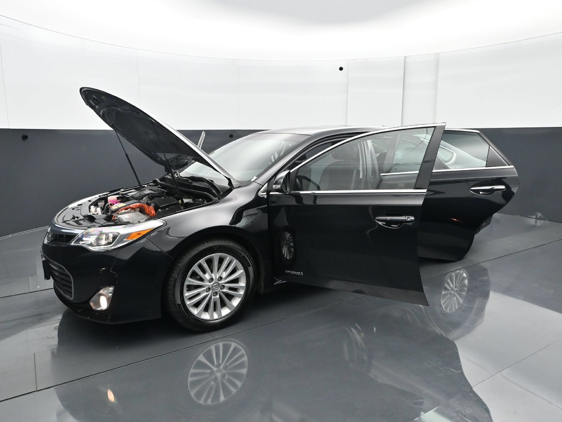 Used 2014 Toyota Avalon Limited FWD image 30