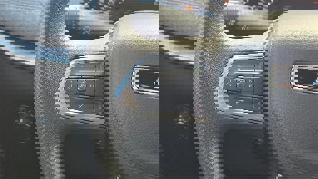 Used 2025 Jeep Compass Sport image 10