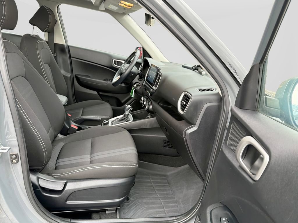Certified 2022 Hyundai Venue SEL image 28