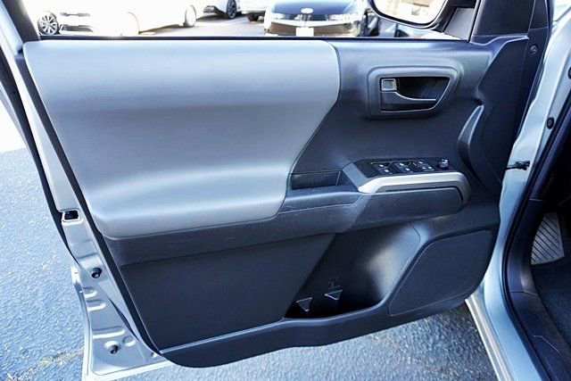 Used 2022 Toyota Tacoma SR5 RWD image 24