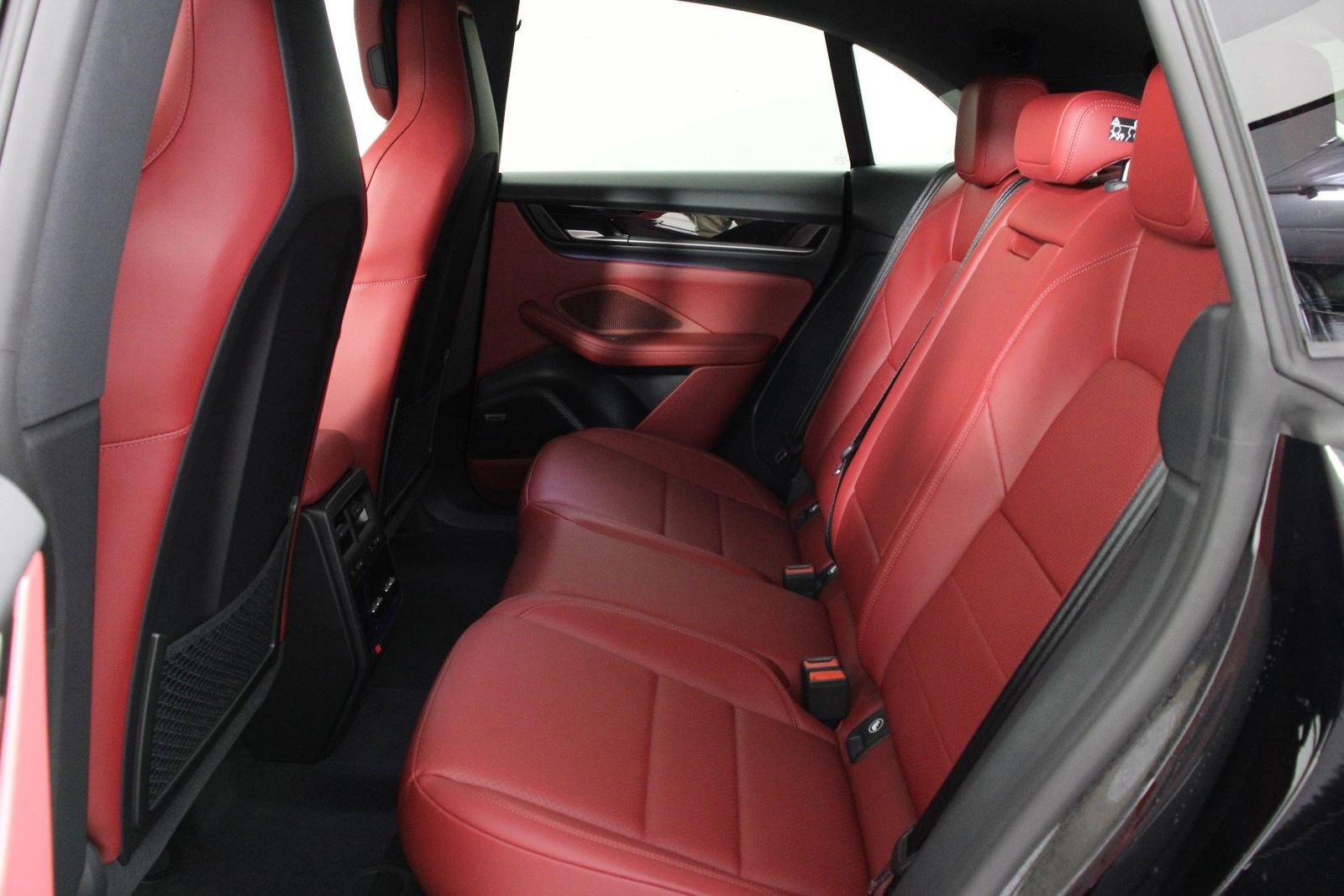 New 2026 Porsche Macan 4S Electric image 18