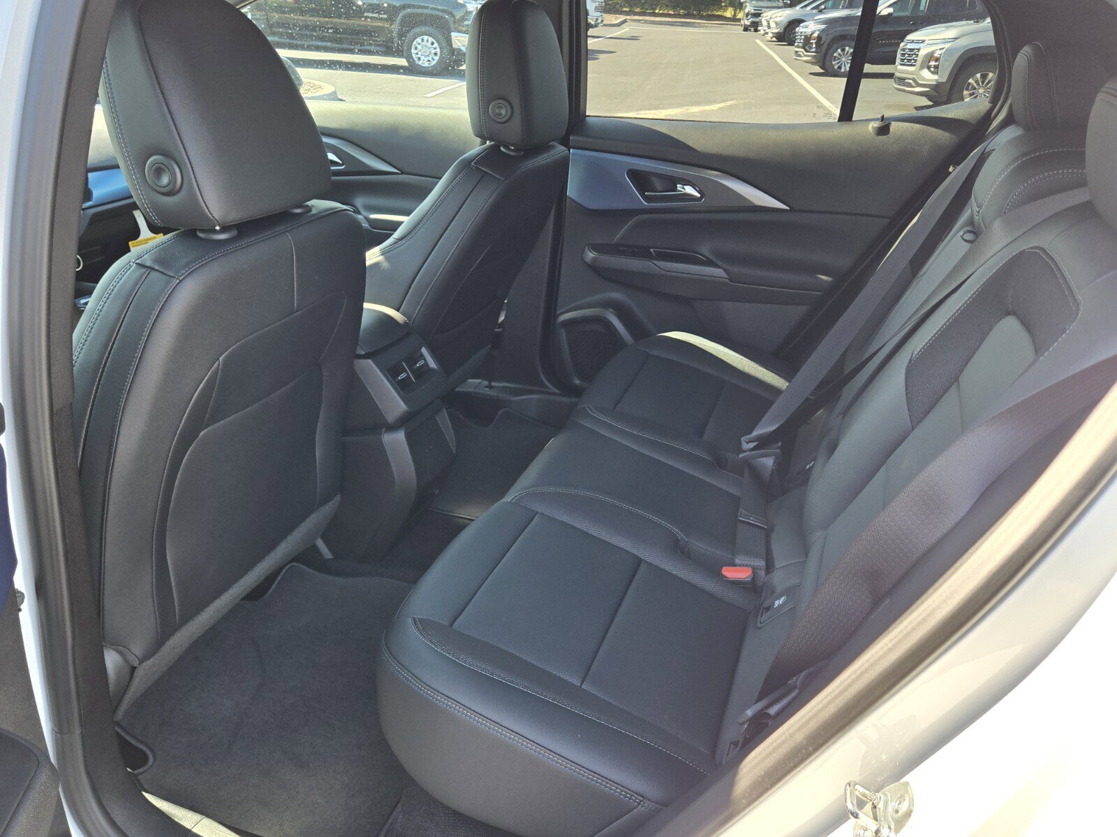 New 2026 Chevrolet Equinox EV LT image 7