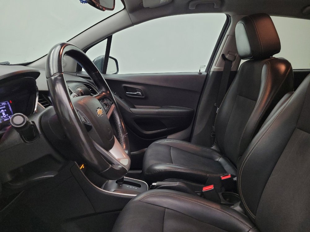 Used 2019 Chevrolet Trax LT w/ LT Convenience Package image 17