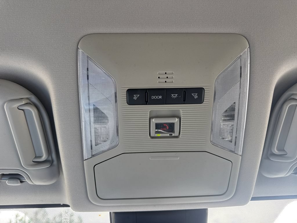 Used 2025 Toyota RAV4 XLE AWD/4WD image 28