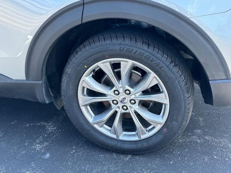 Used 2020 Ford Explorer XLT w/ Equipment Group 202A AWD/4WD image 7