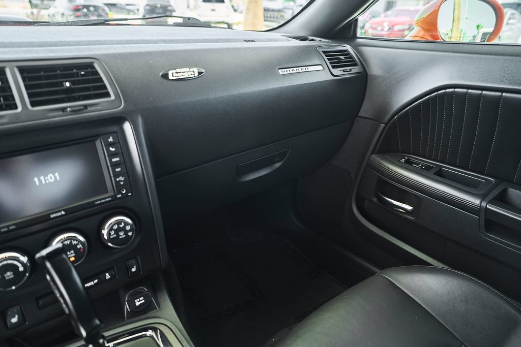 Used 2014 Dodge Challenger R/T RWD image 33