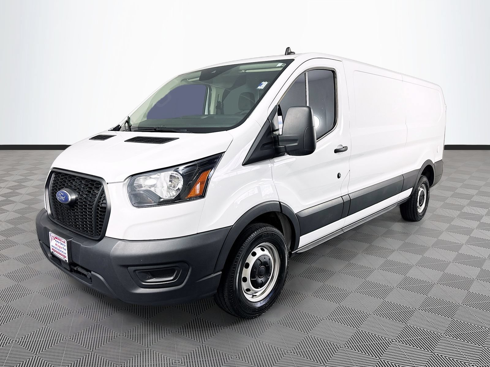 Used 2023 Ford Transit 150 Low Roof RWD image 3