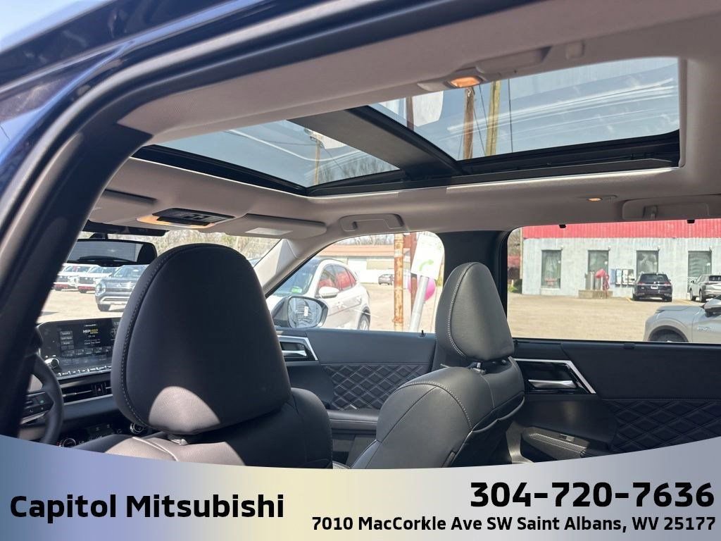 New 2025 Mitsubishi Outlander SEL image 32