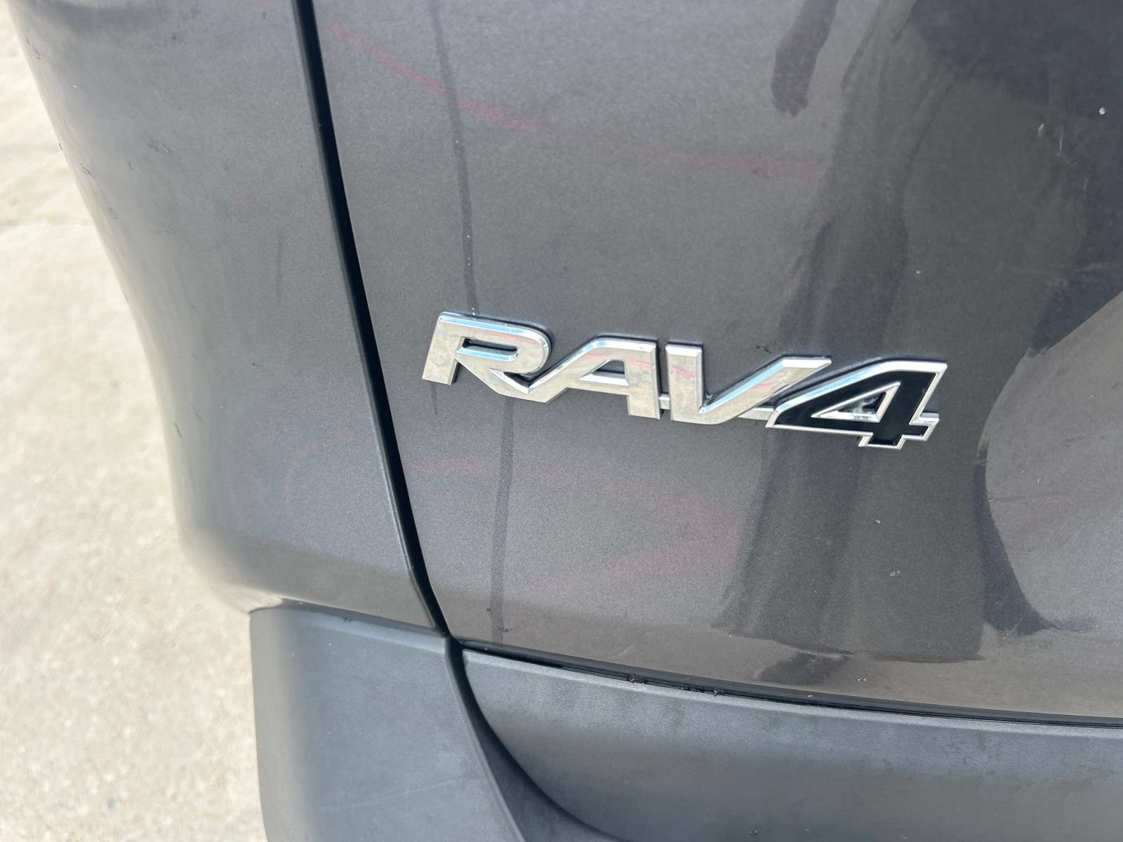 Used 2025 Toyota RAV4 XLE FWD image 12