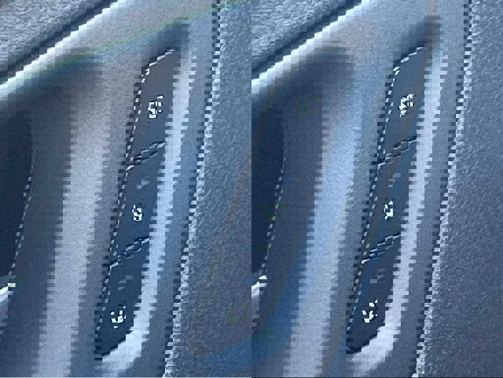 New 2023 Nissan Ariya FWD image 43