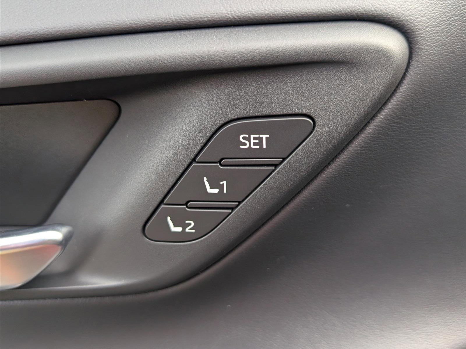 Used 2023 Toyota Crown Platinum image 22