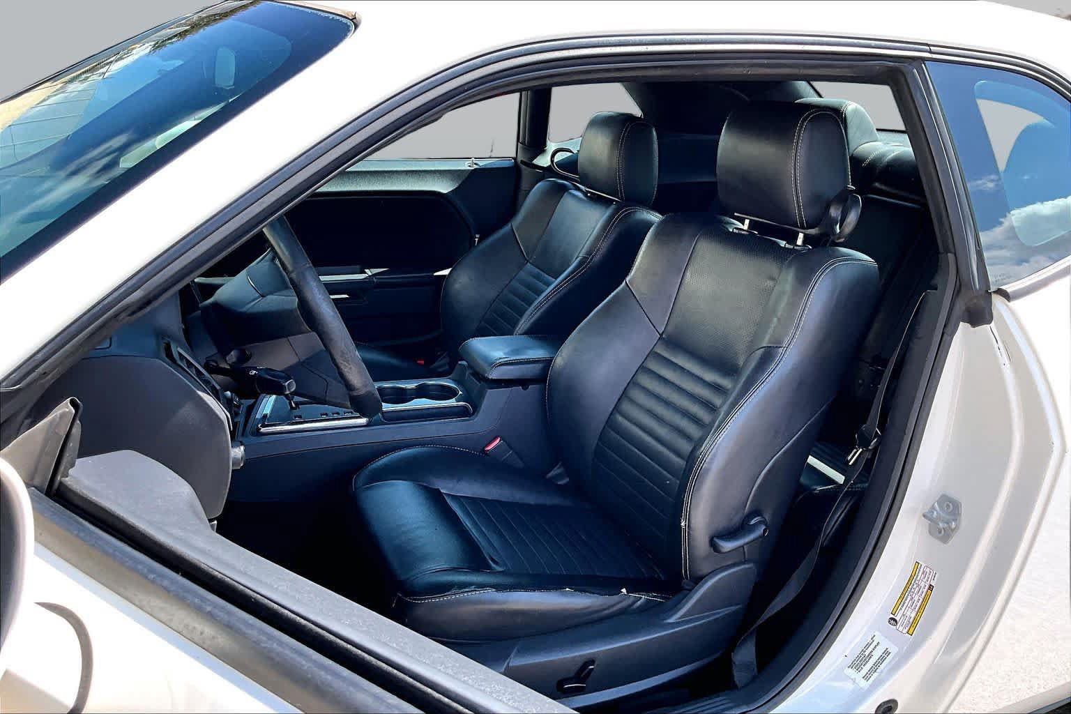Used 2010 Dodge Challenger SE RWD image 8