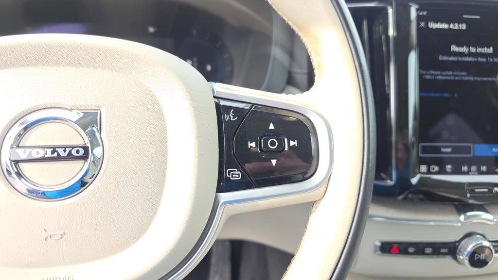 Used 2022 Volvo XC60 B5 Inscription w/ Advanced Package image 22