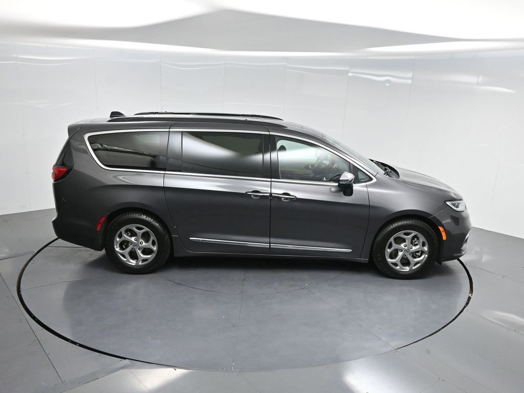 Used 2023 Chrysler Pacifica Limited image 48