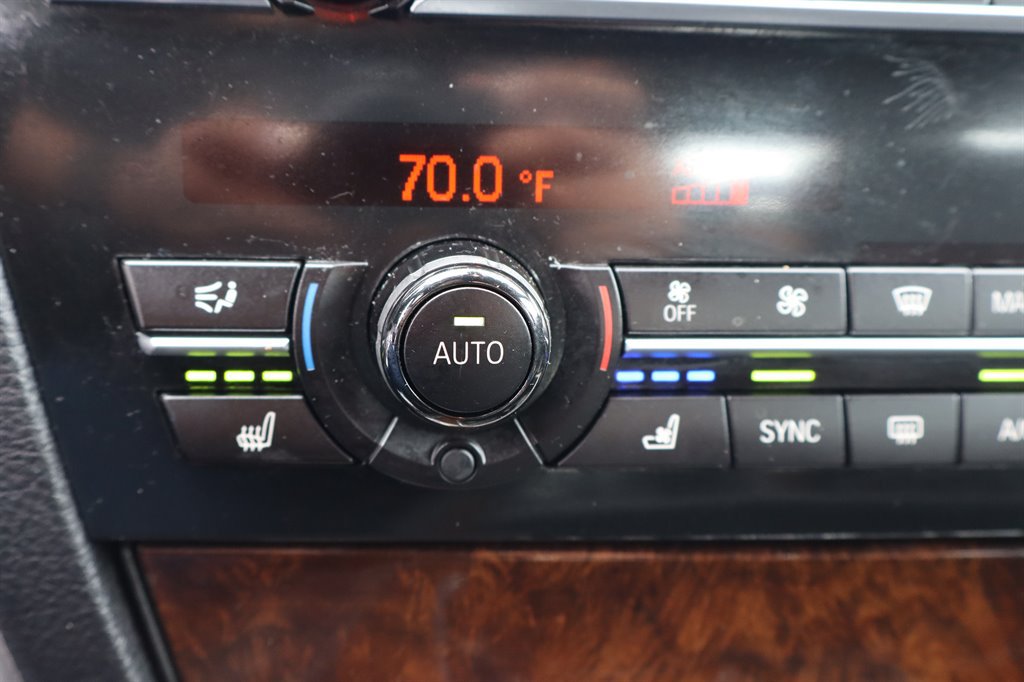 Used 2015 BMW 740Li xDrive AWD/4WD image 30
