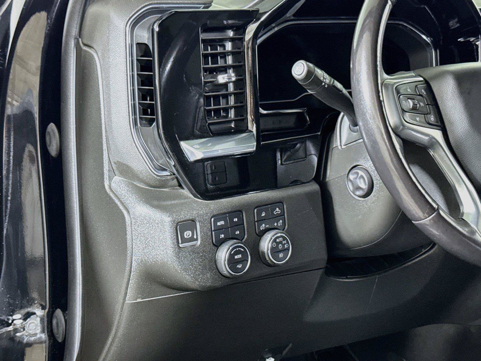 Used 2022 Chevrolet Silverado 1500 LTZ w/ LTZ Convenience Package II AWD/4WD image 8