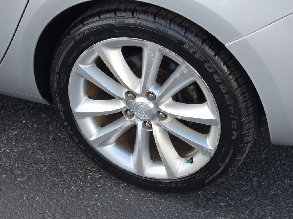 Used 2013 Buick Verano Leather FWD image 17