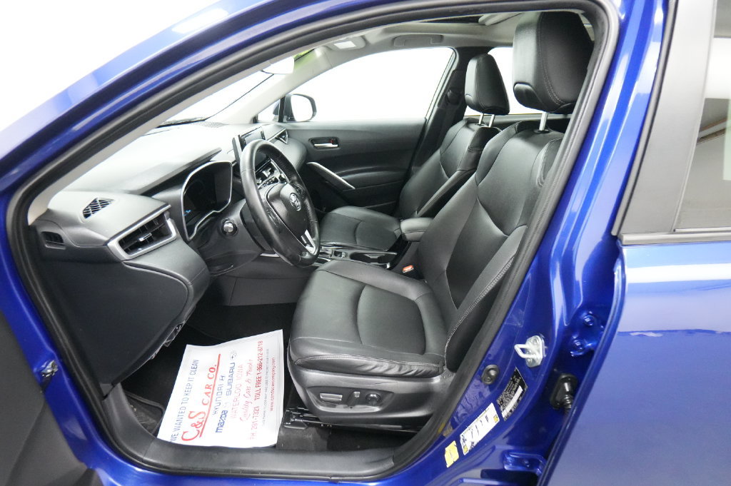 Used 2022 Toyota Corolla Cross XLE w/ Convenience Package AWD/4WD image 15