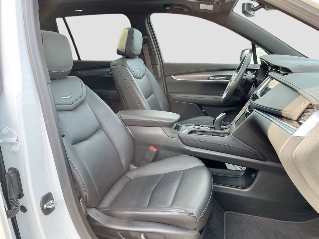 Certified 2024 Cadillac XT6 Luxury w/ LPO, Floor Liner Package AWD/4WD image 32