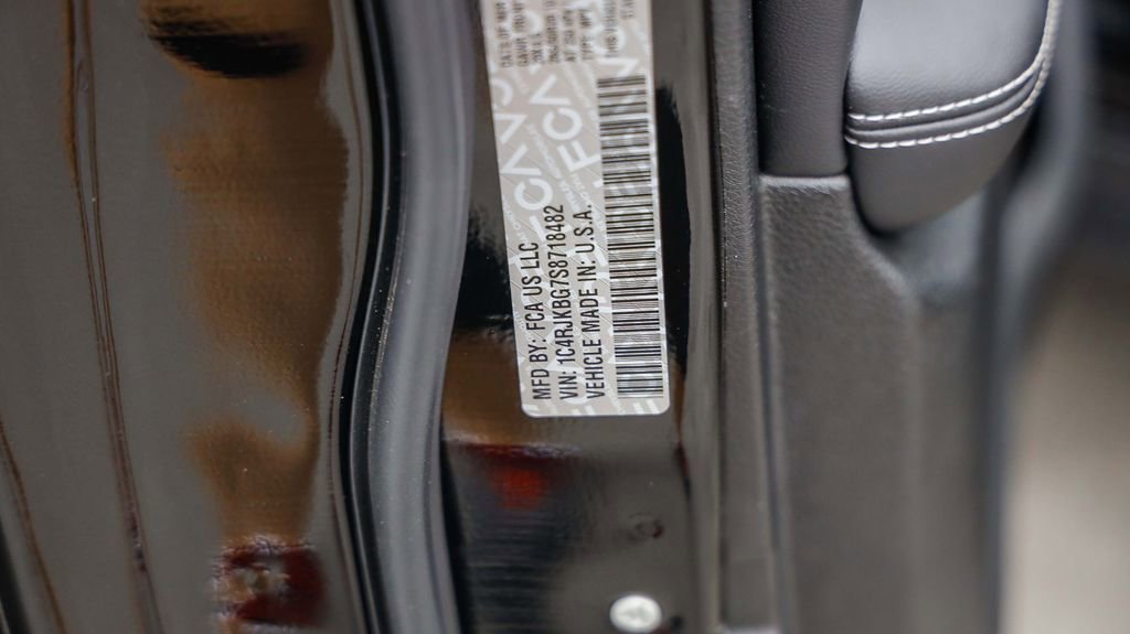 New 2025 Jeep Grand Cherokee L Limited w/ Black Appearance Package image 30