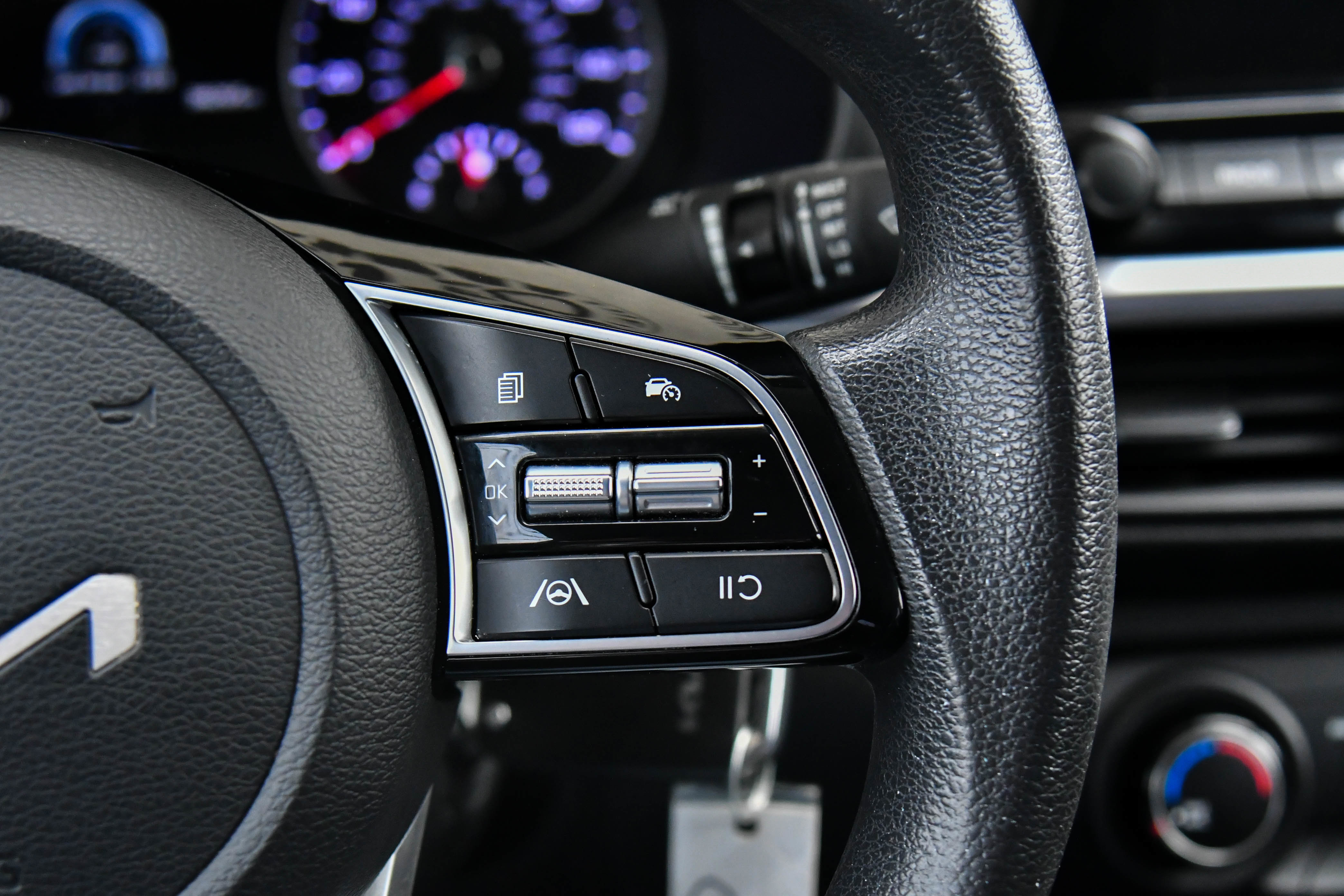 Used 2023 Kia Forte LXS image 24