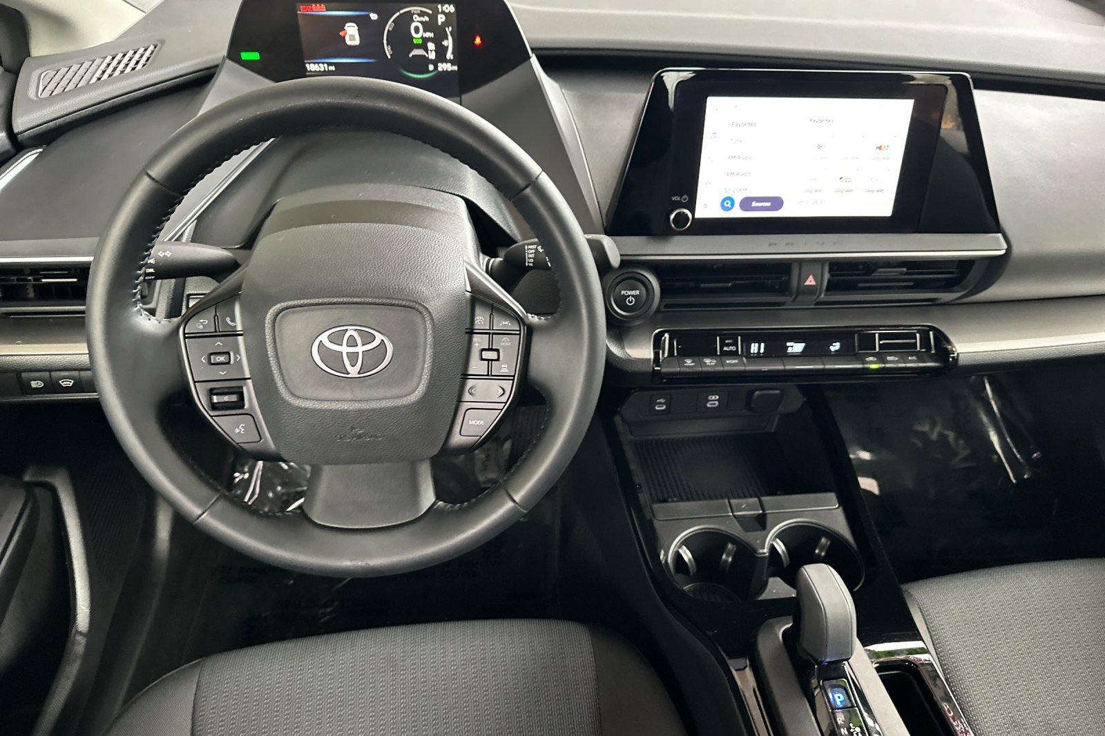 Used 2024 Toyota Prius LE image 14