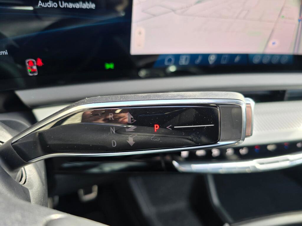 New 2026 Cadillac Optiq Luxury 1 image 32