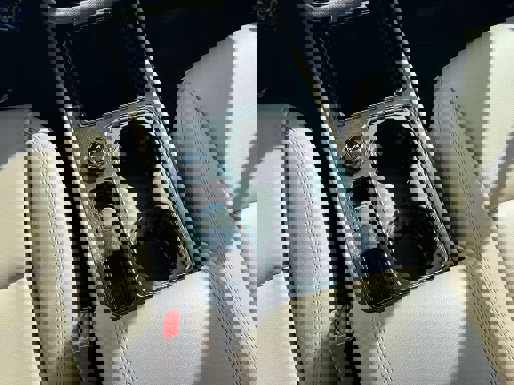 Used 2022 Lincoln Corsair FWD image 18