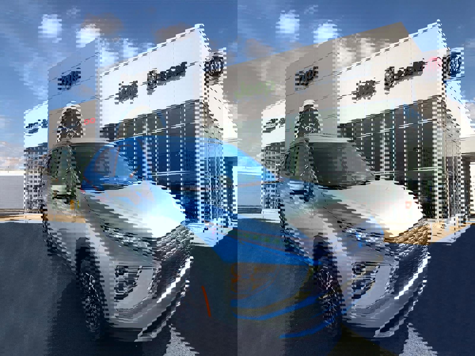 Used 2025 Mitsubishi Eclipse Cross SE image 1